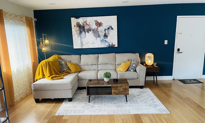 Aspen Hill Condo | Beautiful condo - Entire place (1bed/1bath)