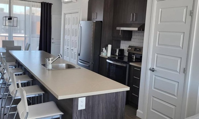 Quartier 5-4 Apartment | Beautiful condo in Beauport