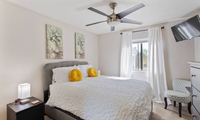 South Scottsdale Condo | Beautiful condo in the heart of everything Scottsdale has to offer