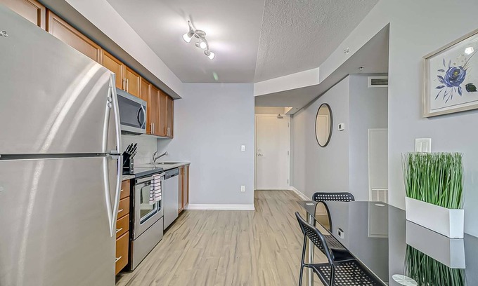 Wallace Emerson Apartment | Beautiful Condo Near Subway station