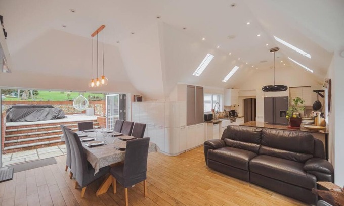 Binsted House | Beautiful Cottage in South Downs National Park