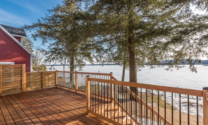 Lac-Brome House | Beautiful cottage on Brome Lake, 3 bdr, 2xbtr, 3Ter, pedalo Kayak (CITQ302383)