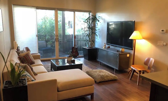 Eureka Valley Cottage | Beautiful Cottage, hot tub, in great neighborhood