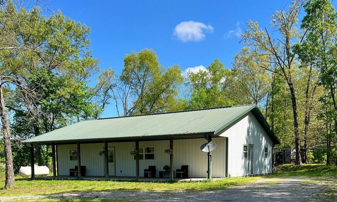 Akin Other | Beautiful County House. Perfect Nature Getaway/Hunting/Relaxing