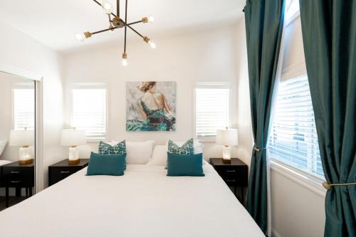 Old Southwest Apartment | Beautiful Courtyard Cottage Emerald