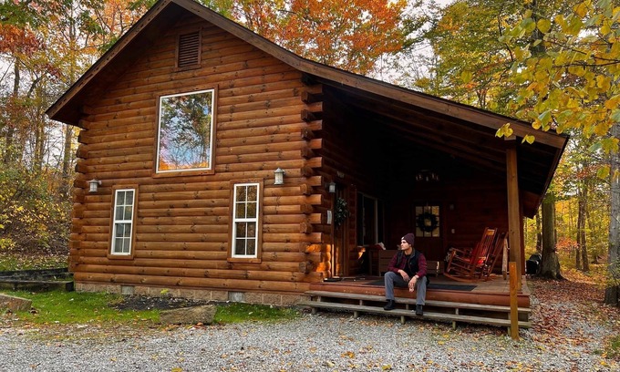 Logan Cabin | Beautiful, cozy cabin in the Hocking Hills!