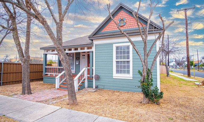 Near East Side House | Beautiful Craftmans 4BR/2.5BA Home Near Downtown
