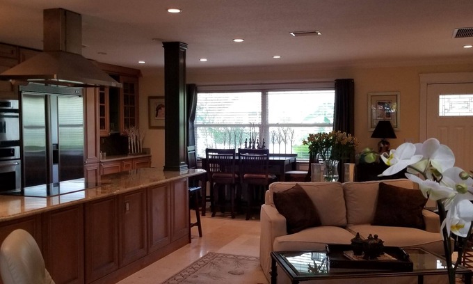 Gillespie Park House | Beautiful Downtown Sarasota home with tropical garden.
