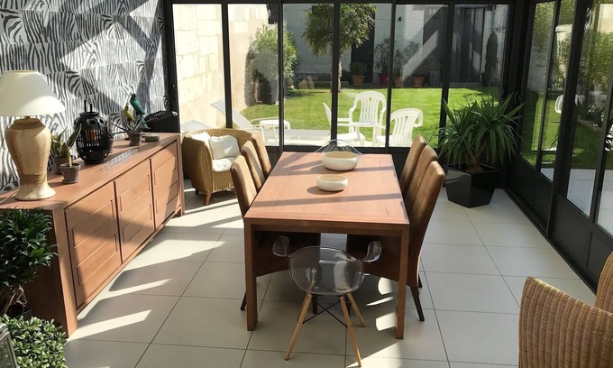 Saumur House | BEAUTIFUL DOWNTOWN SAUMUROISE HOUSE with GARDEN 10 to 12p