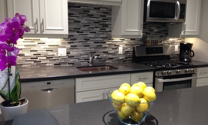 Alexandra Park Apartment | Beautiful Downtown Toronto Suite - Heart of Queen West-Entire 2nd Floor-Monthly