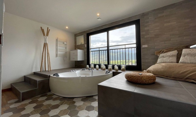 Formigueres Apartment | Beautiful Duplex 110m2, beautiful view, terrace, sleeps 8