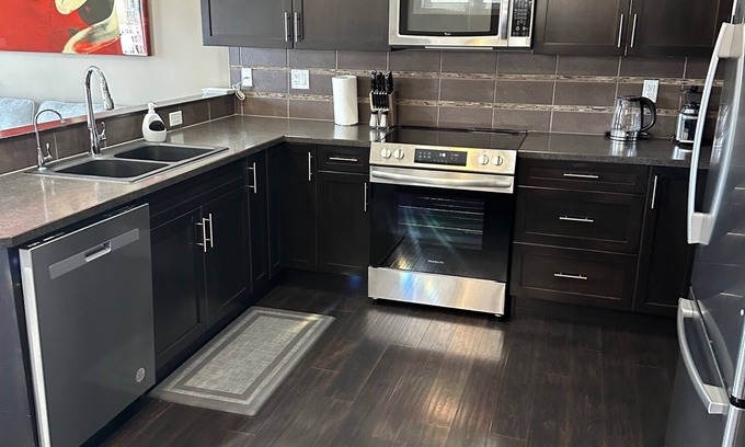 Red Deer House | Beautiful Duplex in Red Deer South.