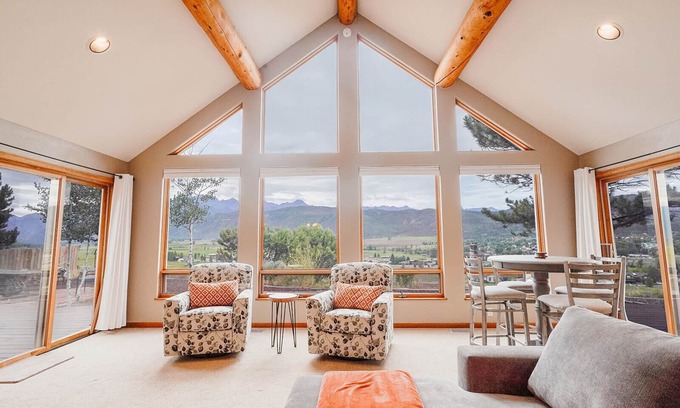 Ridgway House | Beautiful Executive Rental in Ridgway- Amazing Views - Pets welcome!