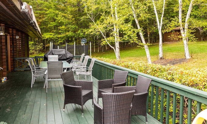 Fleischmanns Ski Chalet | Beautiful expansive ski chalet with hot tub less than 10m to Belleayre Mountain!