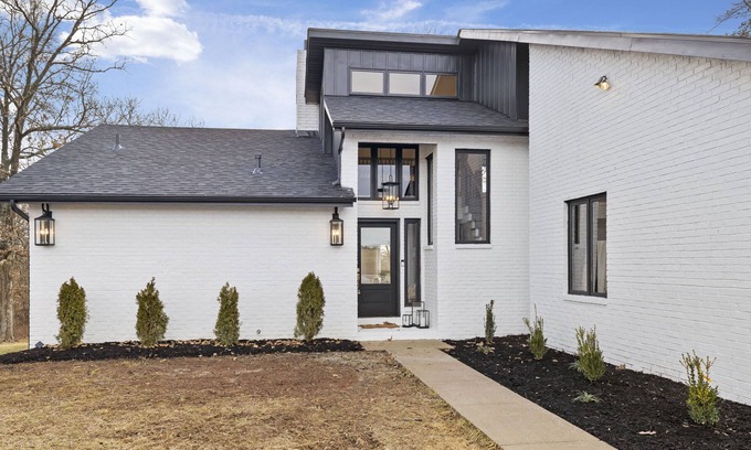 Nixa Other | Beautiful five star rolling hills estate