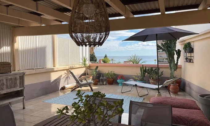 Roquebrune-Cap-Martin Apartment | Beautiful Flat With Terrace in Front of the Beach