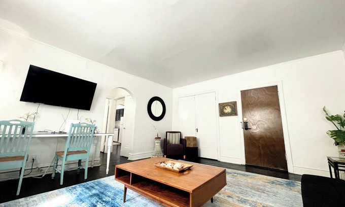 St. Louis Apartment | Beautiful Getaway In Central Saint Louis!