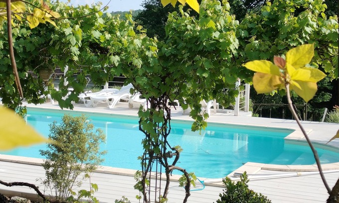 Saint-Bazile Cottage | Beautiful gite and pool in Périgord Naturel Parc