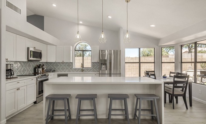 Overland Trail House | Beautiful Glendale home with FREE HEATED POOL