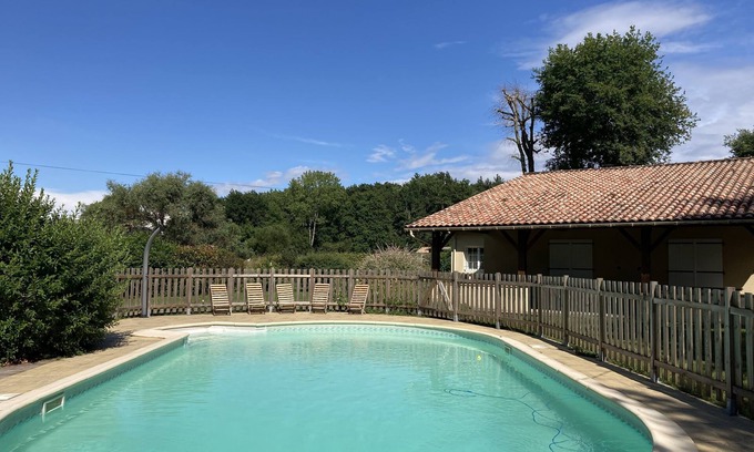 Lerm-et-Musset Cottage | Beautiful group accommodation in the heart of the Gironde forest