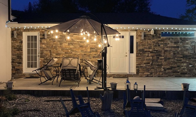Saskatchewan House | Beautiful Guest House in the Qu'appelle Valley - Minutes From Town