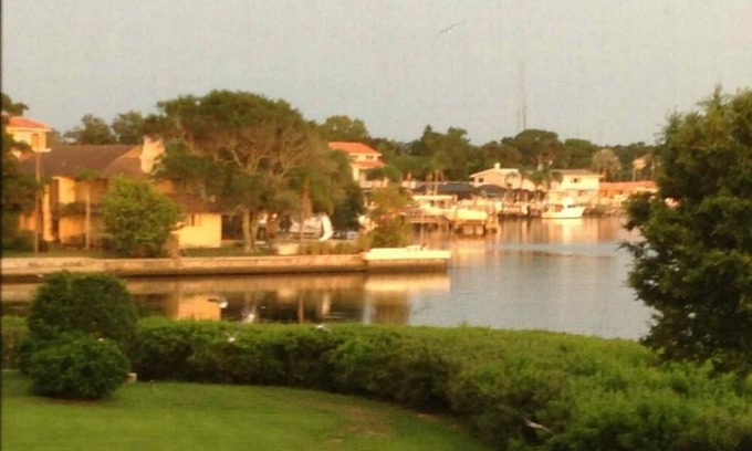 Tarpon Springs Condo | Beautiful Gulf view waterfront condo.