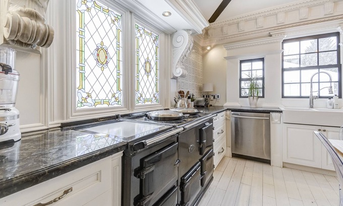Old Town Historic District House | Beautiful Historical Luxury Getaway