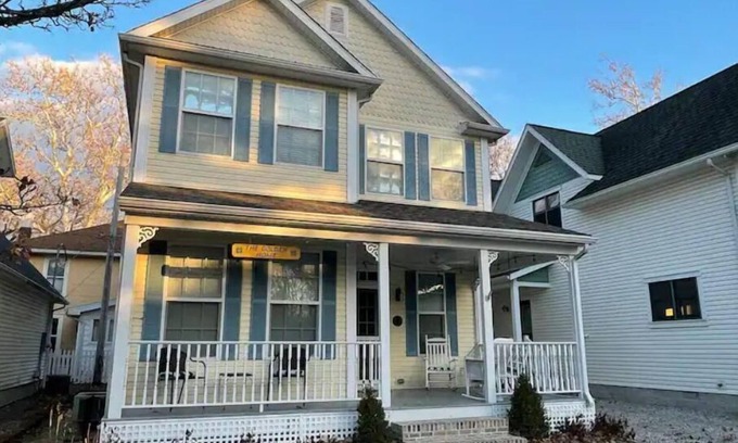 Lakeside House | Beautiful home in Chautauqua community - linens, parking, washer Included
