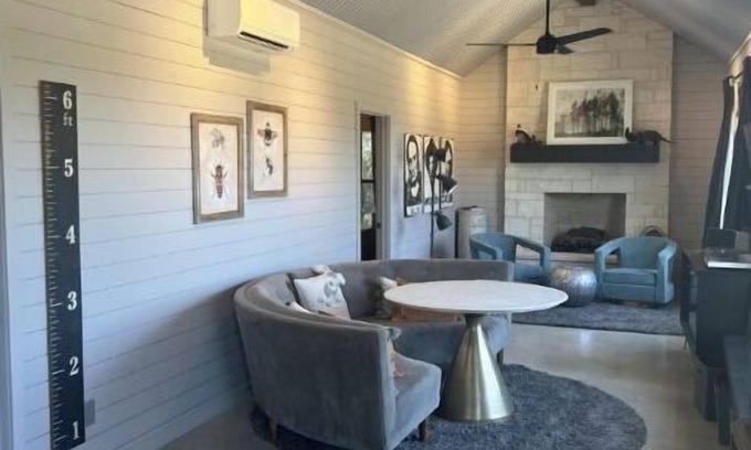 Wimberley Cottage | Beautiful Hill Country Charm. 88 acres with mini farm animals.