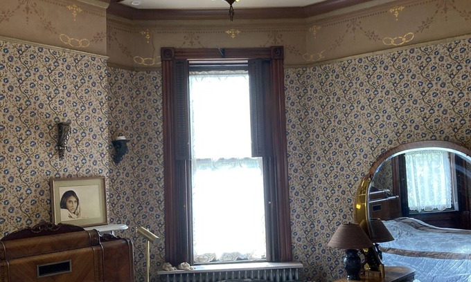 Clifton Heights Apartment | Beautiful historic home! Close to UC & OTR. 2nd Floor Apartment