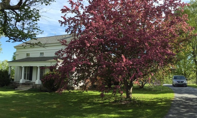 Weybridge House | Beautiful Historic Home in Weybridge!
