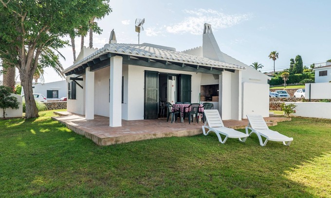 Binisafua House | Beautiful Holiday Home in Residential Complex with Pool, Wi-Fi, Terrace and Lawn