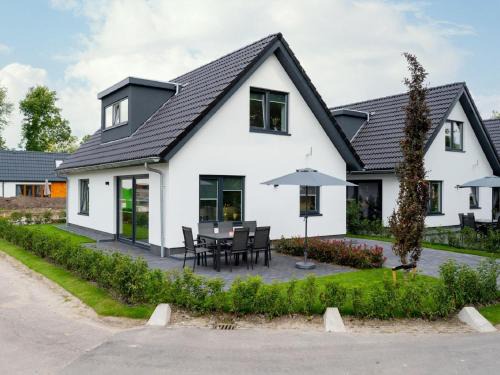 Hensbroek House | Beautiful holiday home with lots of space in a holiday park near Alkmaar