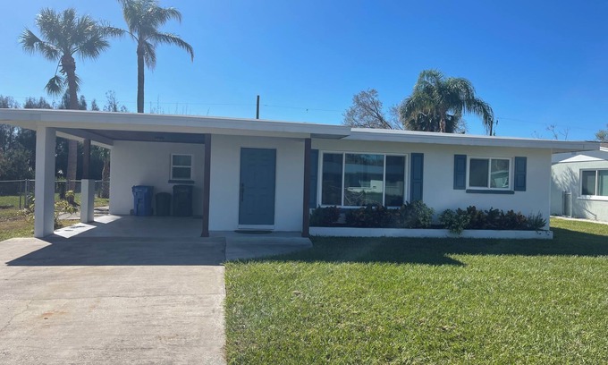 Venice House | Beautiful home 2 miles away from Venice Beach!