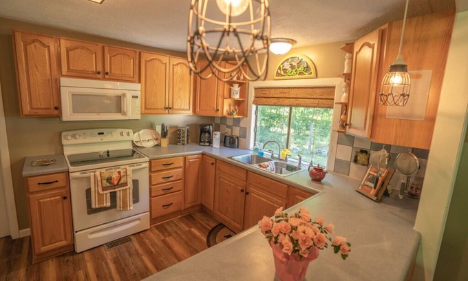 Brooksville House | Beautiful Home backs up to Hiking Preserve of Trails!