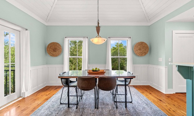 Seacrest House | Beautiful home close to pool & beach, 4 bikes & chairs close to The Big Chill