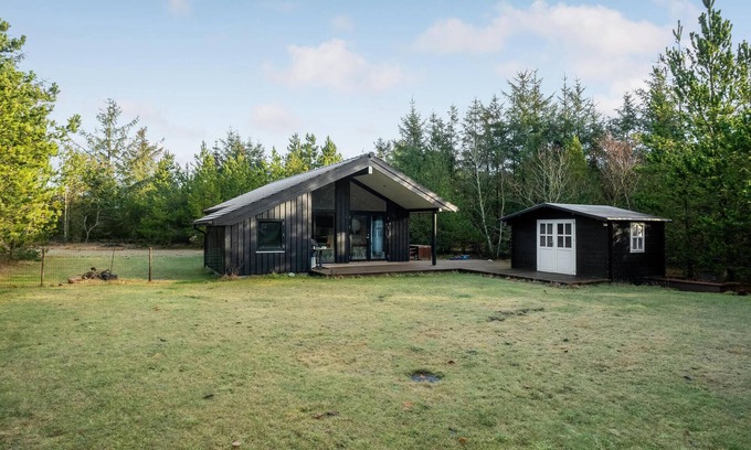 Fur House | Beautiful home in Fur with WiFi