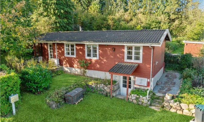 Holbaek Municipality House | Beautiful Home In Holbæk With Kitchen