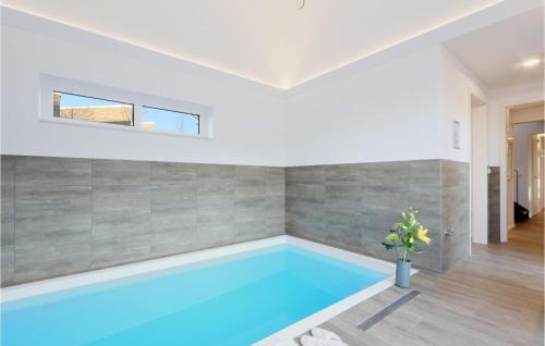 Lembruch House | Beautiful Home In Lembruchdümmer See
