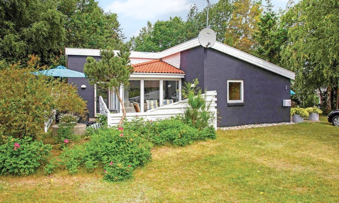 Ørsted House | Beautiful home in ørsted with kitchen