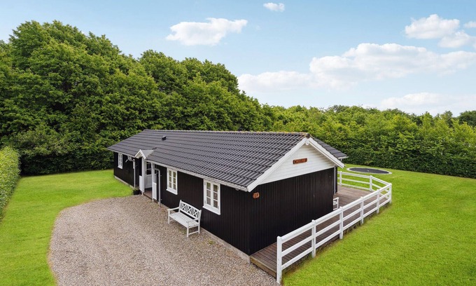 Arrild Ferieby House | Beautiful home in Toftlund with WiFi