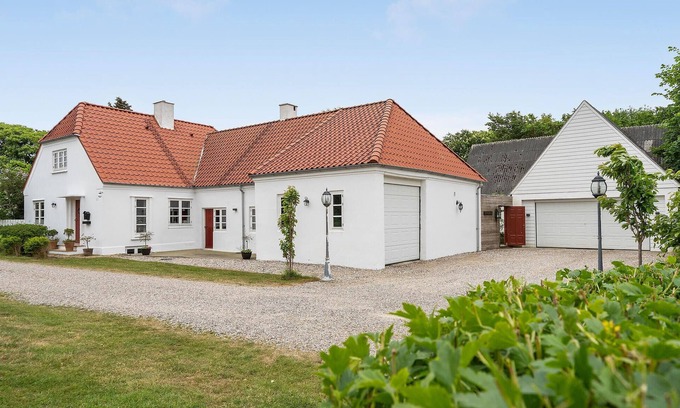 Vedersø House | Beautiful home in Ulfborg with WiFi