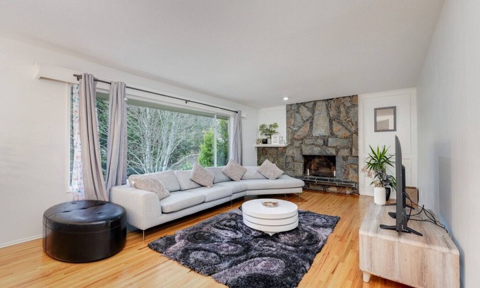 Cordova Bay House | Beautiful Home in Victoria BC