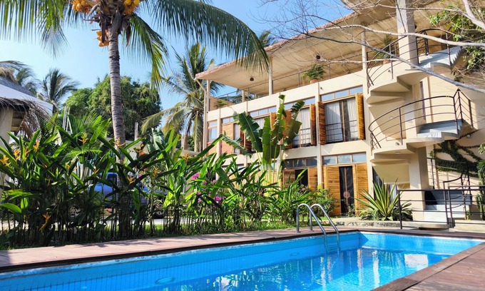 Brisas de Zicatela Cottage | Beautiful home in Puerto Escondido with Pool, Lush Garden, and Ocean View