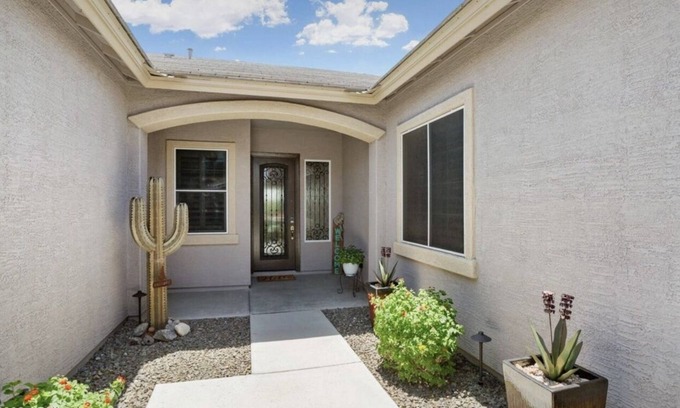 Tierra Del Rio House | Beautiful Home with Pool and Putting Green!