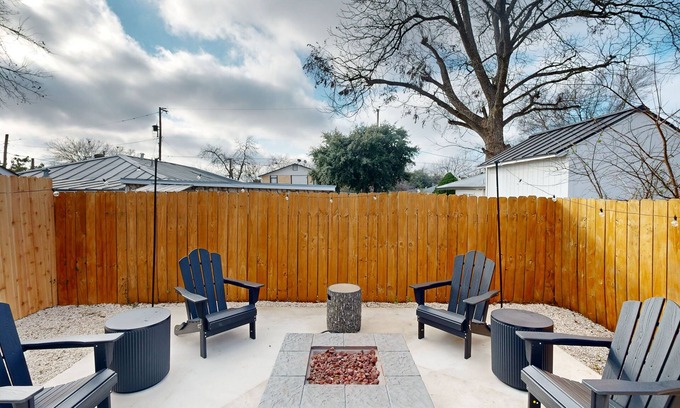 San Antonio Condo | Beautiful home with great location, one block from Botanical Gardens