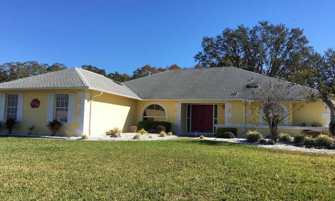 Spring Hill House | Beautiful Home With Heated Pool In A Nice Neighborhood