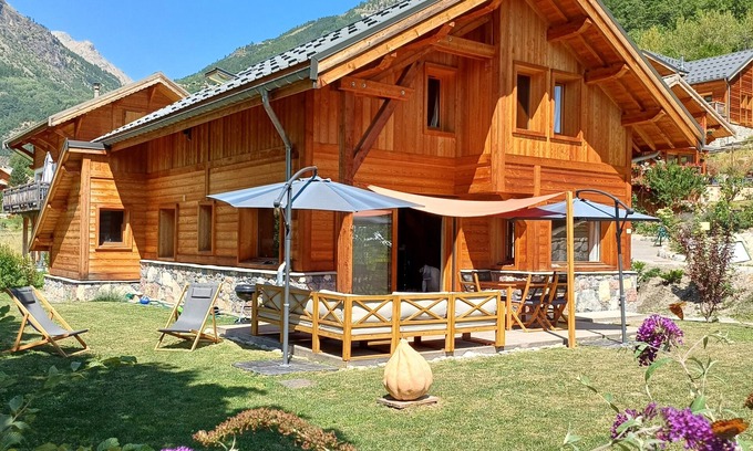 Vallouise-Pelvoux Ski Chalet | Beautiful house very close to the ski lift