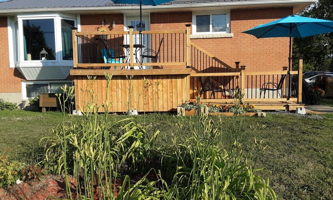 Kingston House | Beautiful House 10 Minutes driving to Queen's and Downtown Kingston