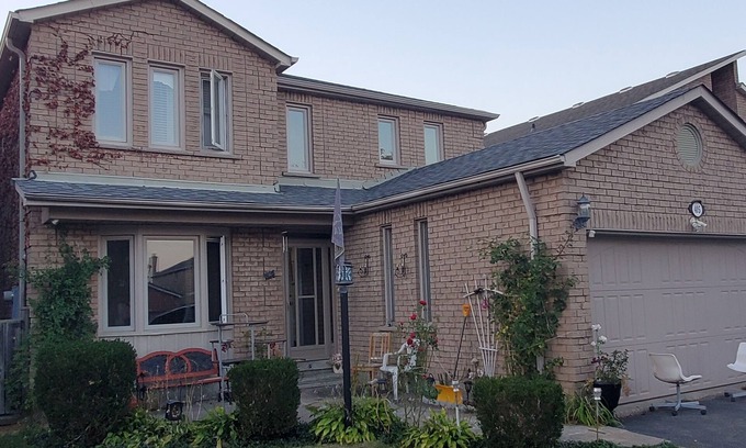 Hurontario House | Beautiful House b/w Square One and Heart Land less than 5 min drive, Mississauga